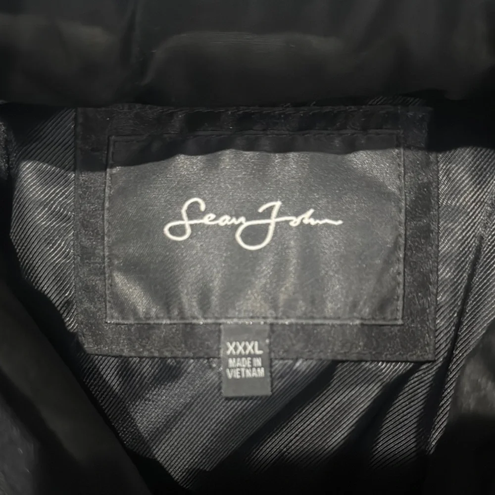 Sean John Black Quilted Vest for Winter